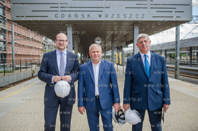 Gdansk. Spacer po Dolnym Wrzeszczu, poprzedzajacy uroczystosc...