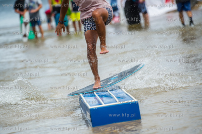 Gdańsk. Plaża Jelitkowo. Zawody Dakine Polish Skimboarding...