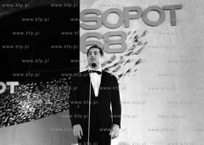 VIII Miedzynarodowy Festiwal Piosenki w Sopocie. Na...