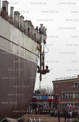 W stoczni Szczecinskiej Nowa odbylo sie ostatnie wodowanie...