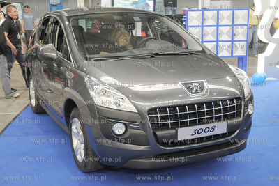 Trojmiejskie Targi Motoryzacyjne w hali wystawienniczej...