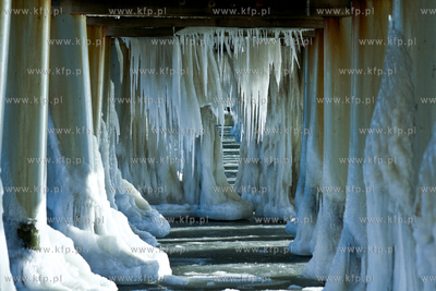 Mrozny poranek w Gdyni Orlowie. Nz. zamarzniete orlowskie...