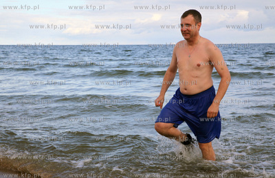 Sopot. Inauguracja sezonu sopockich Morsow, w ktorej...