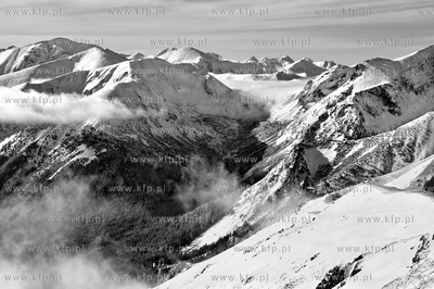 Tatry,Kasprowy. NZ.widok z  Kasprowego na szczyty Tatr...