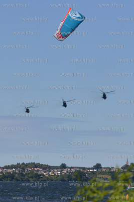 Wakacje w Pucku. Kitesurfing 20.07.2013 fot. Andrzej...