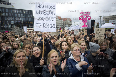 Gdańsk, Plac Solidarności. Czarny Protest, czyli...