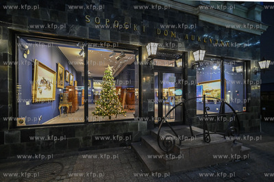 Sopot. Swiateczne iluminacje w Sopocie. 14.12.2020...