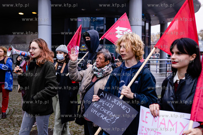 Gdańsk. Protest kobiet z racji drugiej rocznicy wyroku...