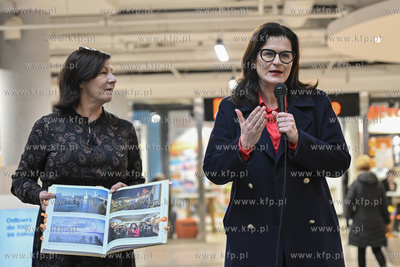 Gdańsk. C.H. Manhattan. Promocja albumu Fot. Kosycarz....