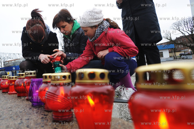 Zaloba po katastrofie samolotu prezydenckiego pod Smolenskiem....