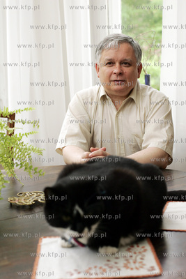 Lech Kaczynski w swoim mieszkaniu w Sopocie. 25.05.2005...