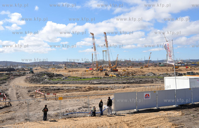 Budowa stadionu w Gdansku Letnicy. Mieszkancy Gdanska...