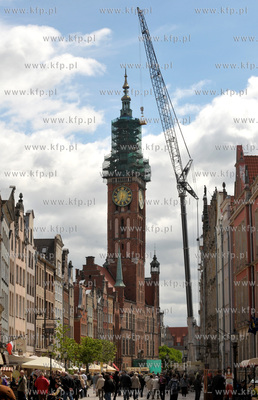 Gdansk. Trwaja prace remontowe Ratusza Glownomiejskiego....