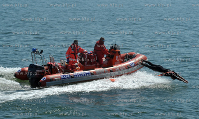 Akcja Zdrowe Wakacje. Pokaz wspoldzialania słuzb ratowniczych...