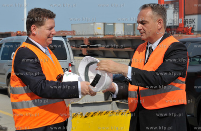 Wizyta wicepremiera Waldemara Pawlaka w terminalu kontenerowym...