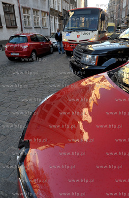 Linia autobusowa 100, ktora mieszkancy i turysci moga...