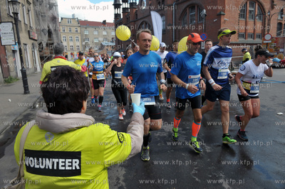 II PZU Gdansk Maraton. Zawodnicy na ul. Panskiej. Punkt...