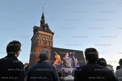 Plenerowa projekcja opery Turandot na Targu Węglowym...