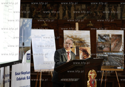 Gdansk. Dwor Artusa. Konferencja poswiecona 145-leciu...