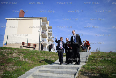 Uroczyste przekazanie do użytku 125 mieszkań wybudowanych...