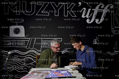 Gdynia. Cafeart U Muzyk'uff. Spotkanie z dziennikarzem...