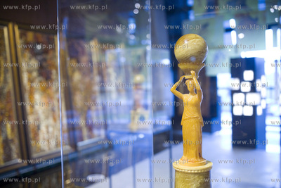 Europejskie Centrum Solidarności. Wystawa prac bursztynnika...