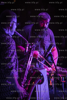 Festiwal Świat Mało Znany. Koncert zespołu Caritas...