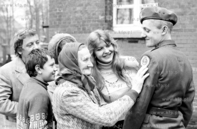 Przysiga zolnierzy w jednostce niebieskich beretow...