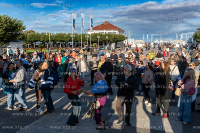 Sopot. Skwer Kuracyjny. Sopocianie świetują 125 lecie...