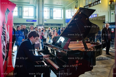 Hol Główny Dworca PKP w Gdyni. Festiwal Gdynia Classica...