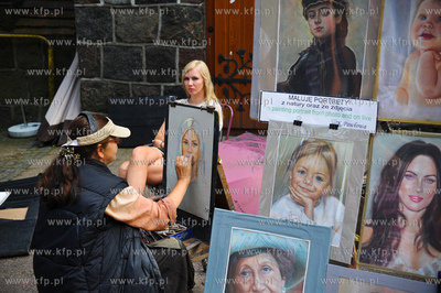 Sopot. Ulica Bohaterow Monte Cassino. Stragany malarzy...