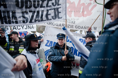 Gdansk. Pikieta Federacji Zwiazkow Zawodowych Sluzb...