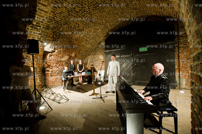 Gdansk. Chinska noc w Muzeum Bursztynu.
Nz tenor Jingxing...