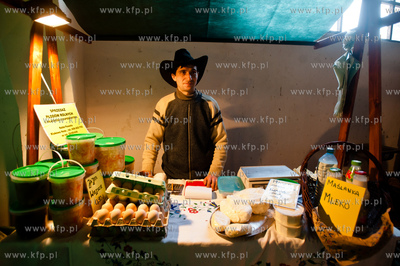 Gdynia. Zabytkowa wozownia w Parku Kolibki. Eko - Targi...