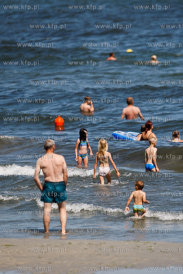 Gdynia. Upalny, sloneczny, wakacyjny dzien na plazy...