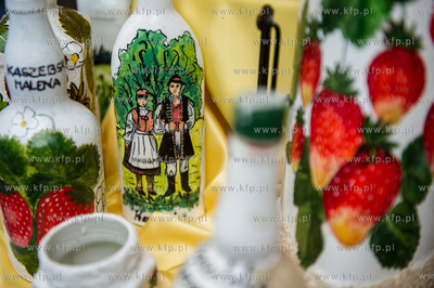 Gdansk. Plac przed siedziba Polskiego Zwiazku Wedkarskiego...