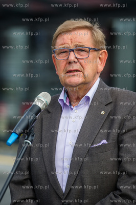 Gdansk. PIerwszy, probny przejazd nowo wybudowana linia...