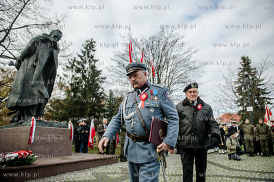 Gdansk. Wrzeszcz. Uroczyste złożenie kwiatów pod...