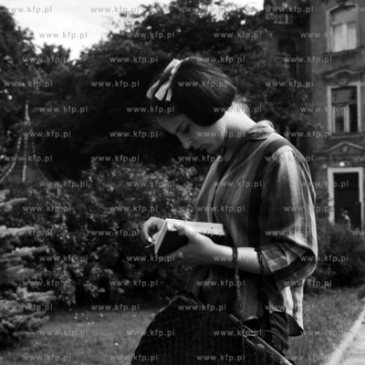 Zaczytana dziewczyna. 
15.08.1967
0000994z_sierpien1967
Fot....