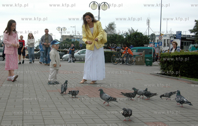 Senator Dorota Arciszewska z dziecmi (2,5-letni Gienio...