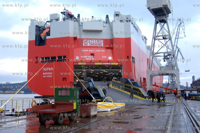 TAIPAN - RO-RO samochodowiec wybudowany w Stoczni Gdynia...