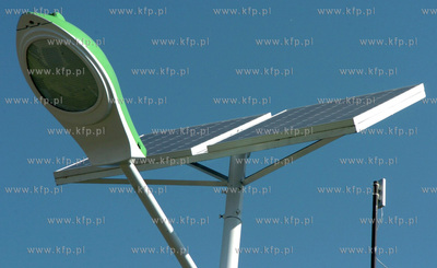 Na ulicach Slupska testowana jest lampa uliczna zasilana...