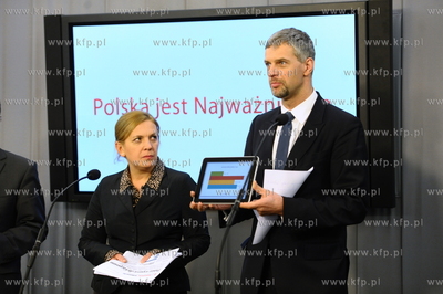 Sejm. Pierwsza konferencja prasowa klubu poselskiego...