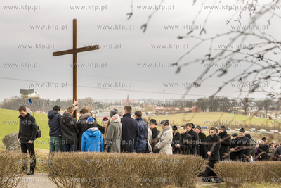 Droga Krzyzowa na Gorze Jana Paw  a II w Pelplinie...