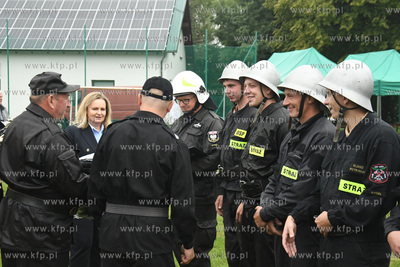 Powiatowe Zawody Sportowo - Pożarnicze na stadionie...