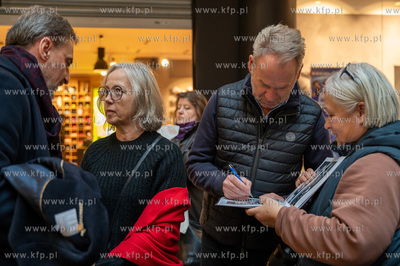 Gdańsk, Centrum Handlowe Manhattan. Spotkanie promocyjne...