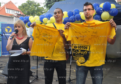 Festyn "Zeszyt dla ucznia" na terenie Gdanskiego Domu...