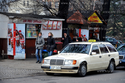 Sopot. Bary gastronomiczne na ul. Dworcowej w poblizu...