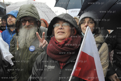Manifestacja w obronie demokracji zorganizowana na...