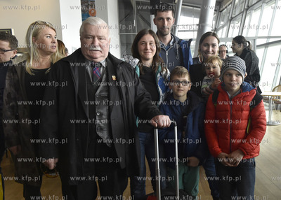 Lotnisko w Billund w Danii. Lech Wałęsa wraza z podróży...